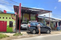 OYO 93875 Tifar House Near Lapangan Raja-raja