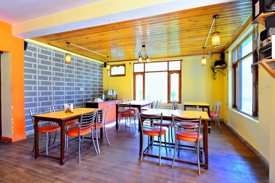 Collection O O 6937 Hotel Peak View, Naggar Road, Manali