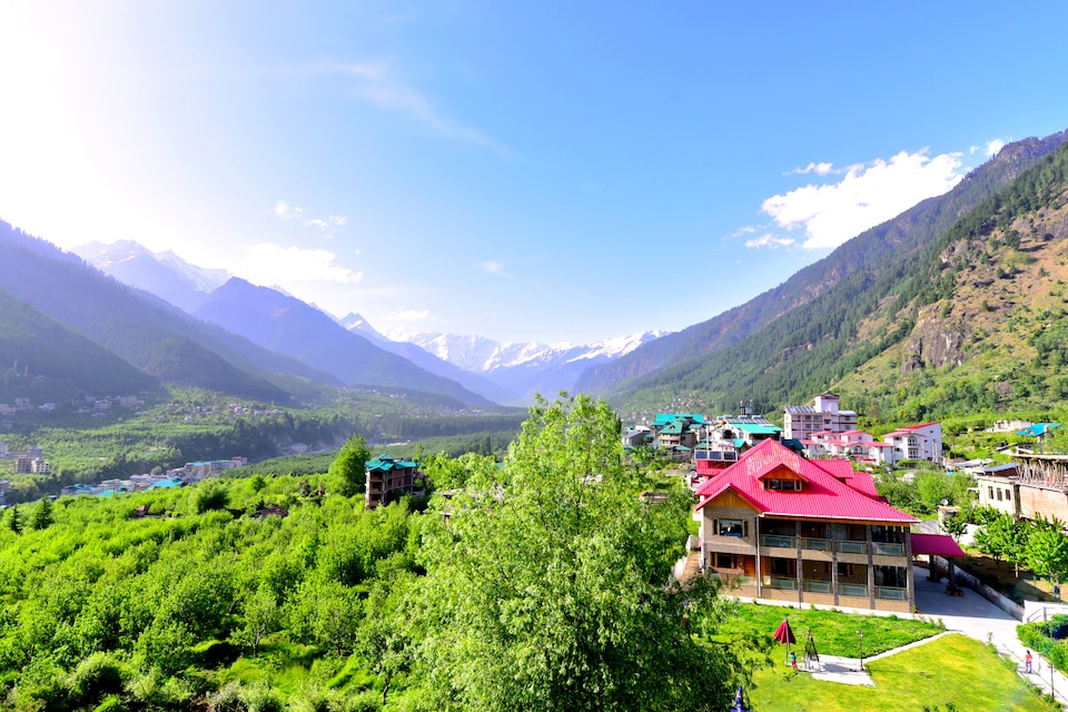 Collection O O 6937 Hotel Peak View, Naggar Road, Manali