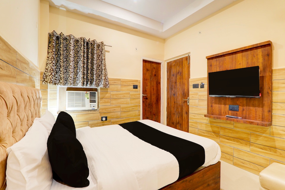 Super OYO 824559 Kalpna Inn, Golghar, Gorakhpur