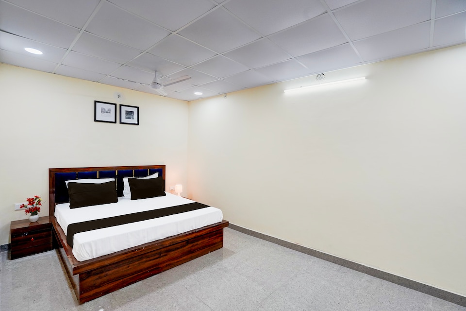 Hotel O Crystal Inn, Ghaziabad City, Ghaziabad