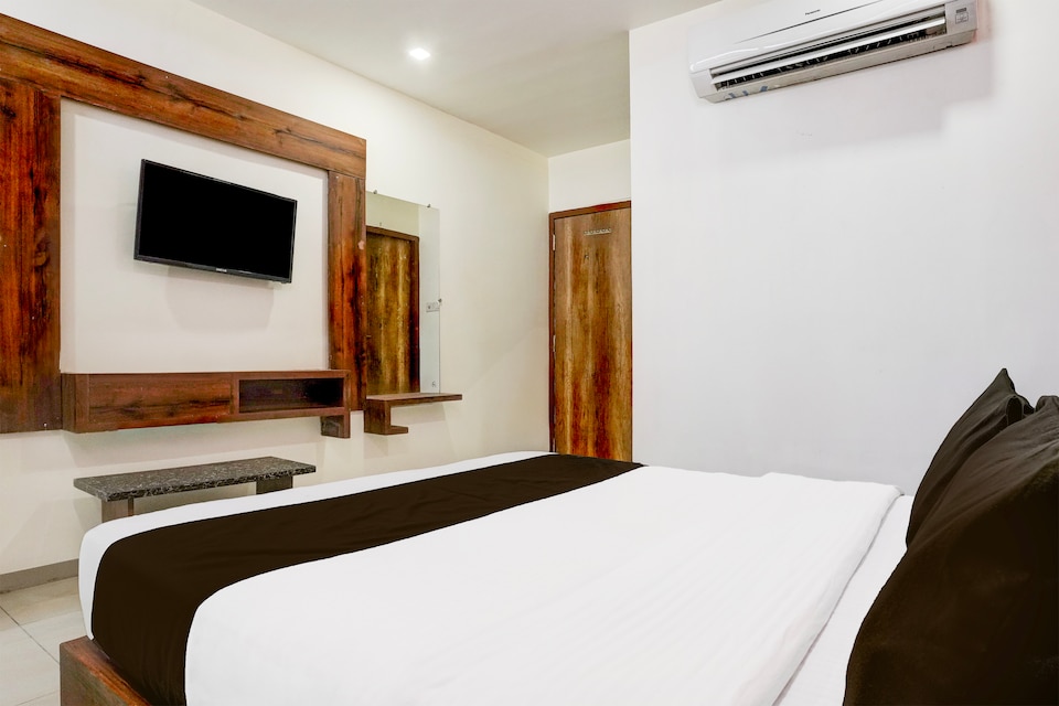 Hotel O RR, Sayajigunj Vadodara, Vadodara