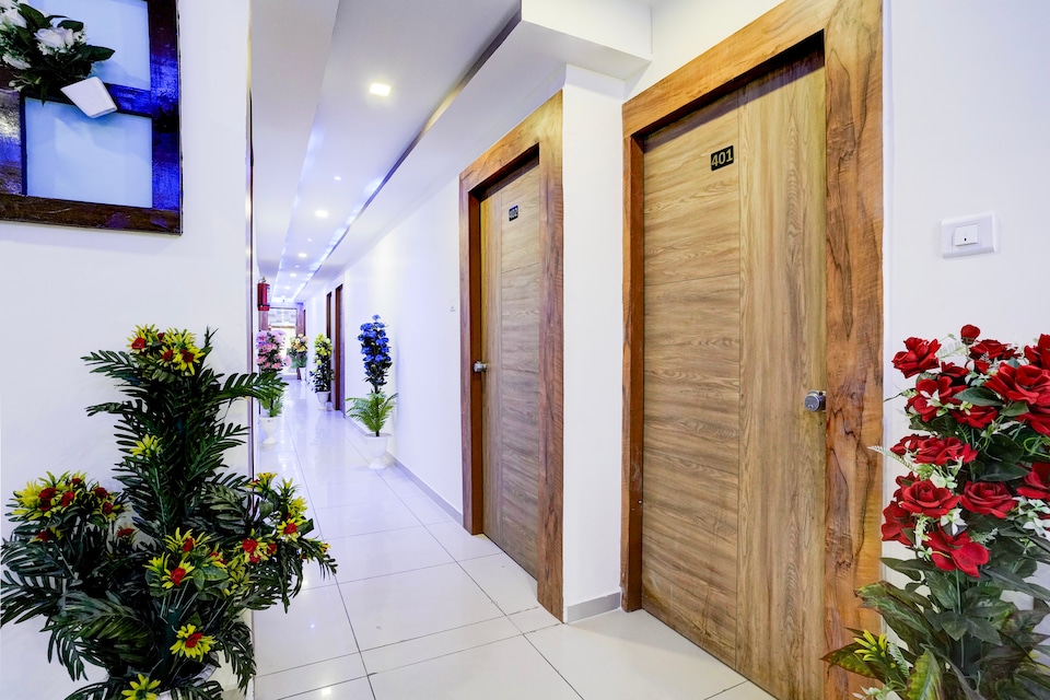 Hotel O RR Hotel, Sayajigunj Vadodara, Vadodara