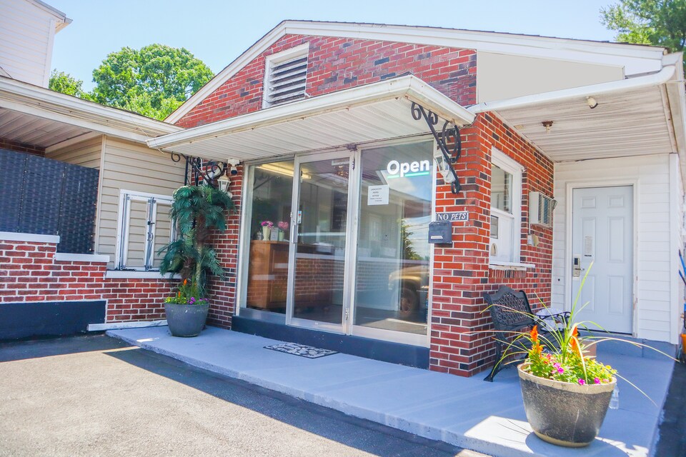 The Lancaster Motel By OYO Ronks near Paradise, C17572, Ronks, PA