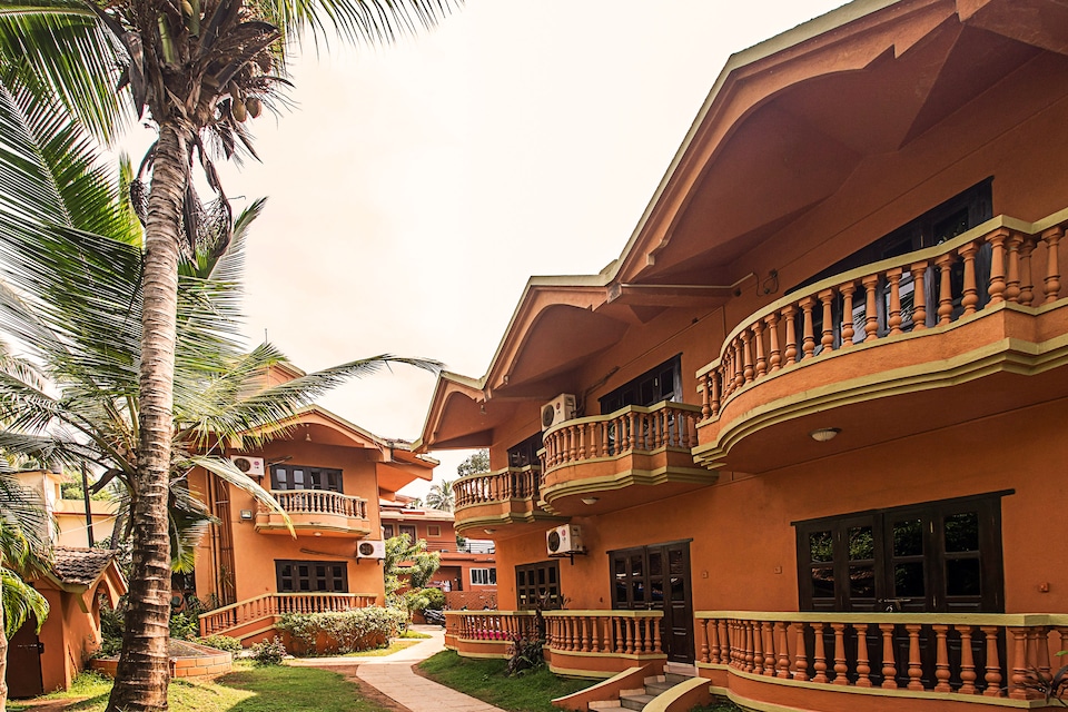 OYO 427 Ruffles Beach Resort, Candolim Goa, Goa