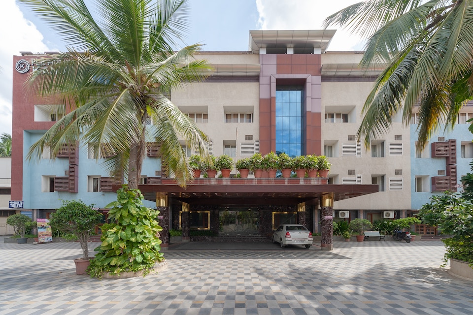 OYO 1843 Hotel PLR Kandy, Tirumala Bypass Road, Tirupati
