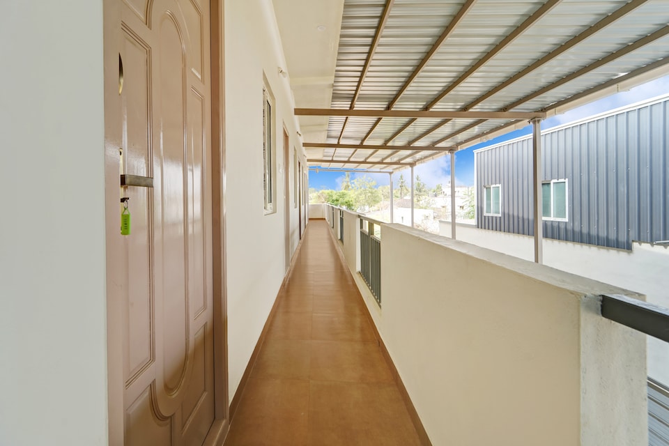 Hotel O RISHI RESIDENCY, Avinashi Road Coimbatore, Coimbatore