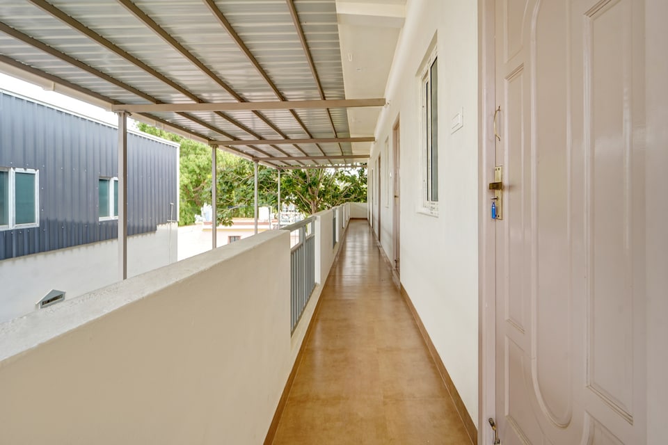 Hotel O RISHI RESIDENCY, Avinashi Road Coimbatore, Coimbatore