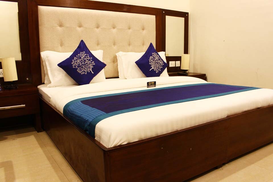 OYO Premium 009  NH 58 Tapovan, Laxman Jhoola Rishikesh, Rishikesh