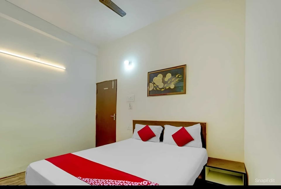 live with Pat979, Bailey Road, Patna