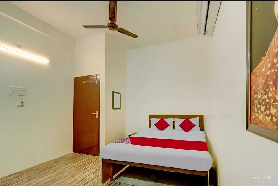 live with Pat979, Bailey Road, Patna