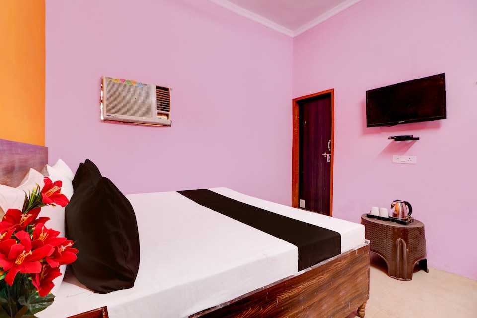 Radhika hotel, Bhiwadi, Bhiwadi