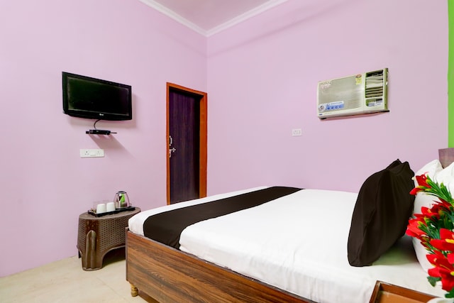 Radhika hotel