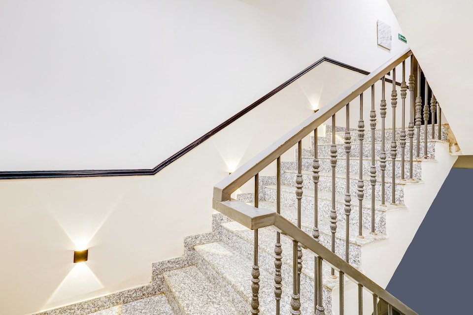 Super Townhouse Oak Udyog Vihar, Old Gurgaon, Gurgaon