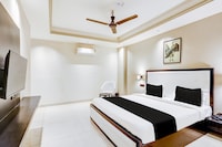 Super Townhouse Oak Udyog Vihar