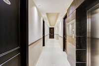 Super Townhouse Oak Udyog Vihar