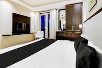 Super Townhouse Oak Udyog Vihar