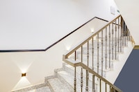 Super Townhouse Oak Udyog Vihar