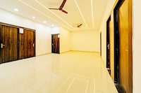 OYO 825082 Hotel shiv Shakti