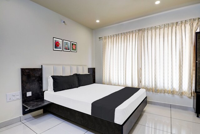 Hotel O Silver Wings Service Apartment