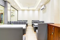 Super Townhouse Kaikhali Near Airport