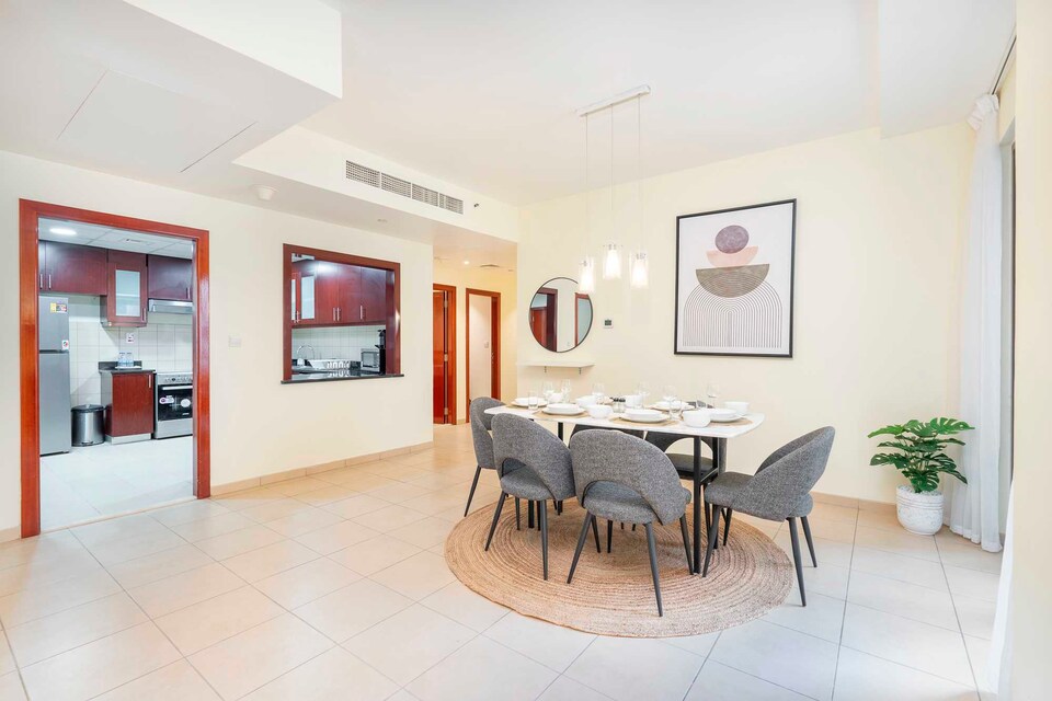 JBR Walk - Niche 3 Bedroom Apartment Free Parking, Gym & Pool by Sojo Stays, Dubai Marina, Dubai