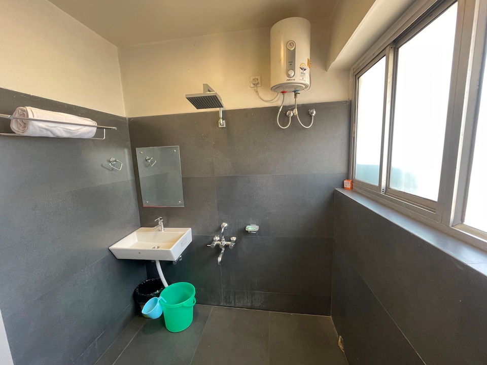 OYO 825167 Hotel The Royal Regency, Barpeta, Barpeta