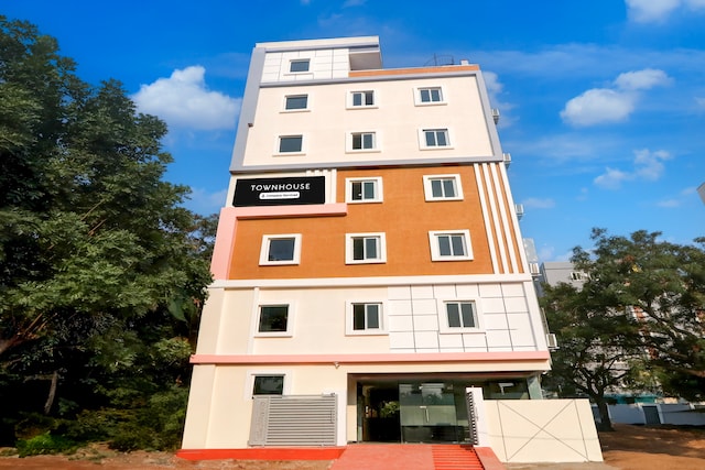 Townhouse Nanak Ram Guda Near WaveRock SEZ