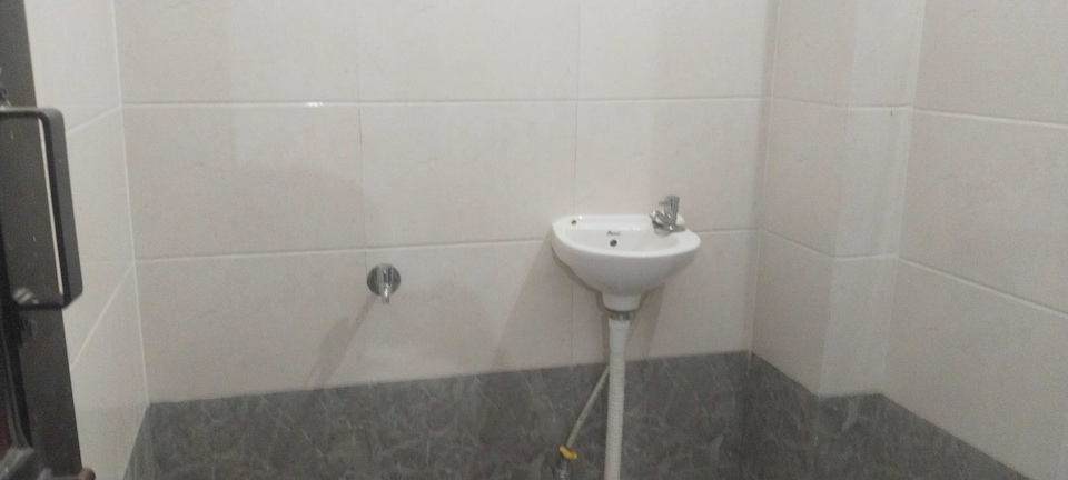 OYO 825265 Alankrat palace, Tirwaganj, Tirwaganj