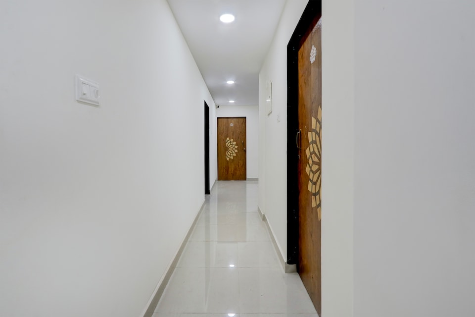 Super Collection O Madhapur Near Cyber Tower, Madhapur, Hyderabad