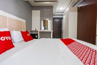 OYO 93923 Gateway Pasteur Apartment By Rini