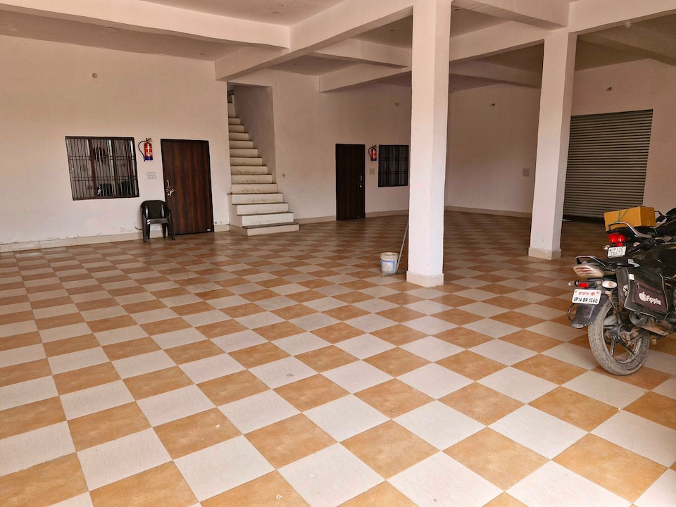 Hotel O Dawas Guest House, Siyana, Siyana
