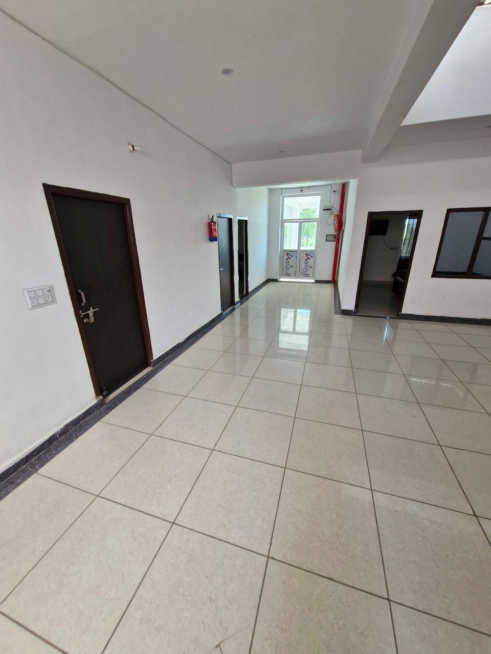 Hotel O Dawas Guest House, Siyana, Siyana