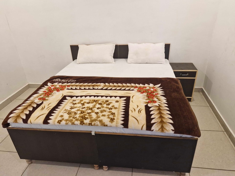Hotel O Dawas Guest House, Siyana, Siyana