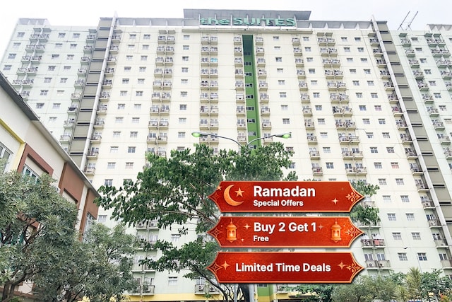 OYO 93928 The Metro Suites Apartment By Nn Rooms