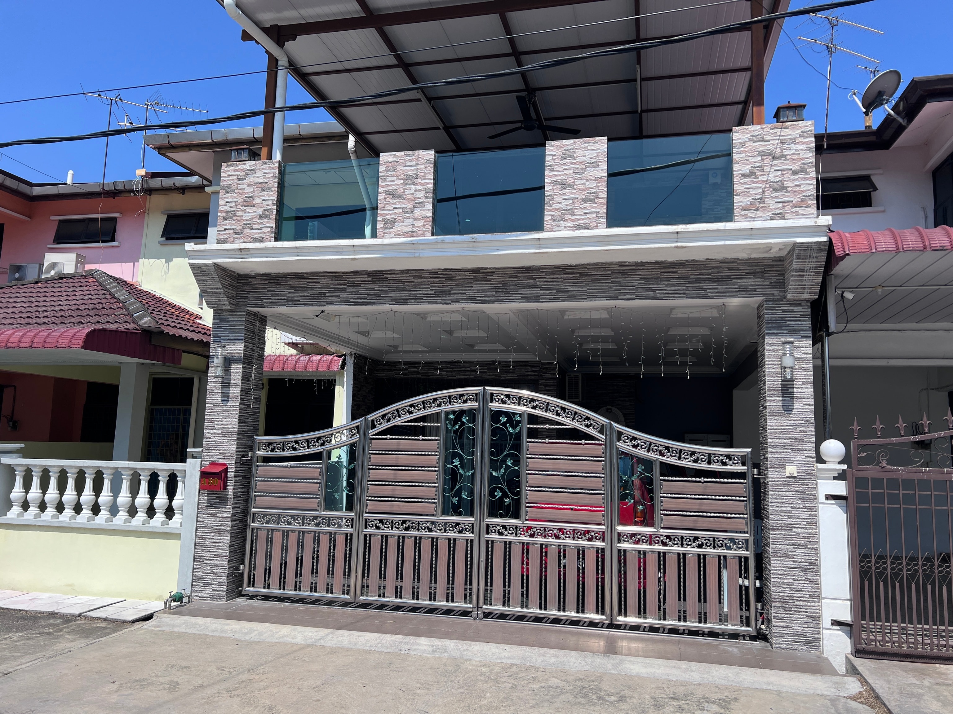 Home Hotels in Masjid Terapung Jalan Tanjung Bungah, Batu Ferringhi