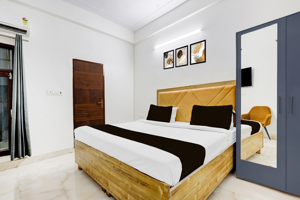 Collection O Nangloi Metro Station Formerly Hotel Comfort Inn, Paschim Vihar Delhi, Delhi