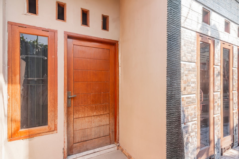 SPOT ON 93957 Henny Kost, Matraman, Jakarta