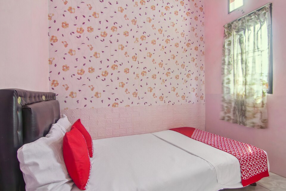 SPOT ON 93957 Henny Kost, Matraman, Jakarta