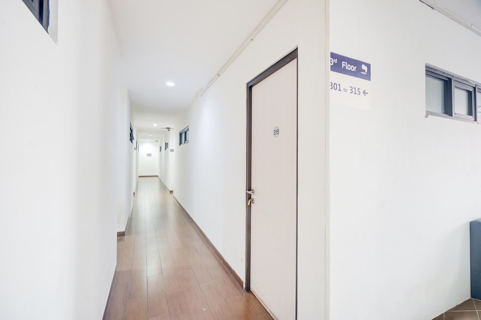 Hotel O J&B Smart Jatinegara, East Jakarta, Jakarta