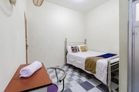 SPOT ON 93967 Hasna Guest House Syariah 