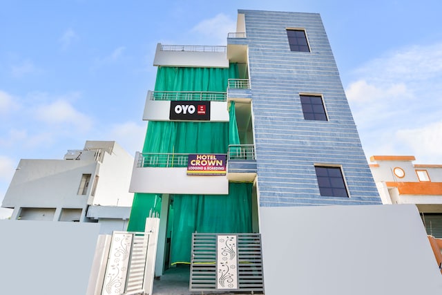 Hotel O Crown