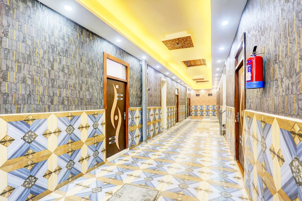 Hotel O Royal Stone, Noida City, Noida