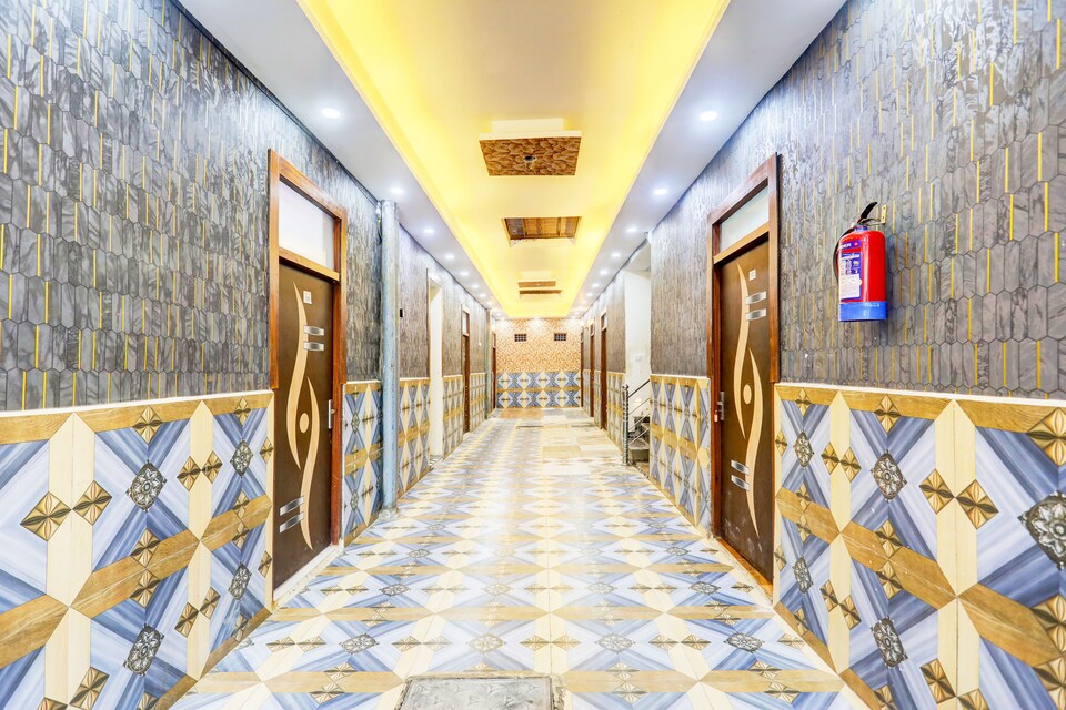 Hotel O Royal Stone, Noida City, Noida