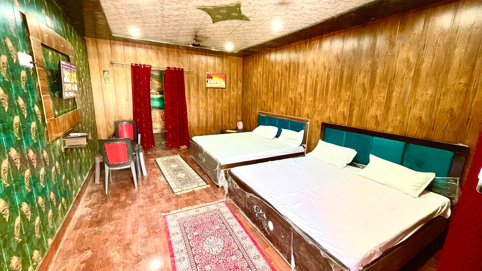 OYO 825409 Somnath Dham, Iskcon Vrindavan, Vrindavan