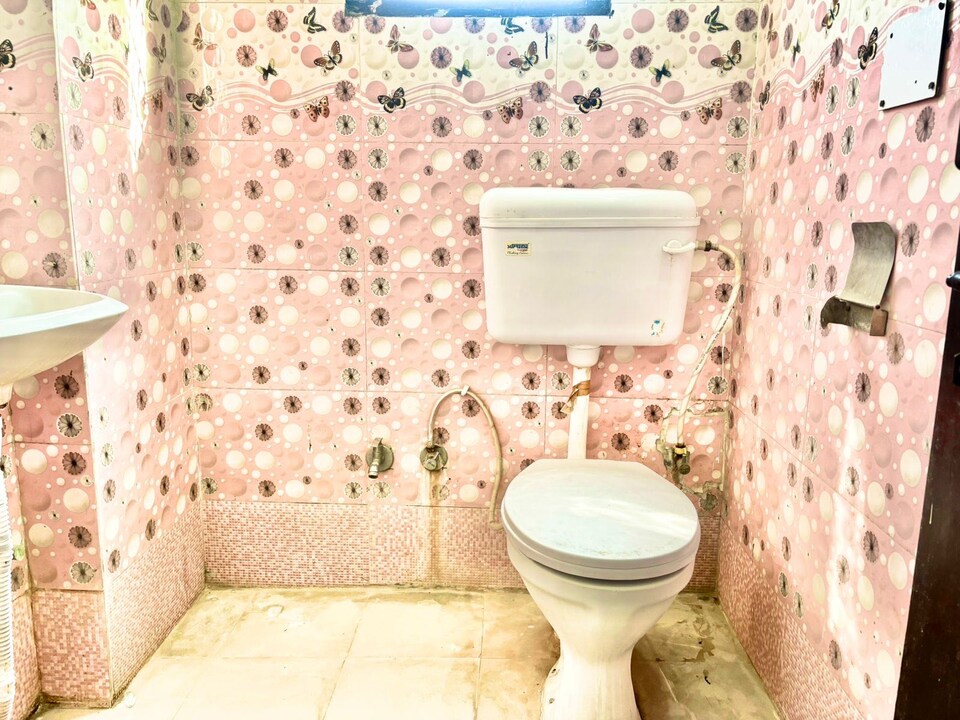 OYO 825420 The Niwas, Golf Course Road, Gurgaon