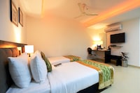 OYO Hotel Swagath - De - Royal Near Shilparamam