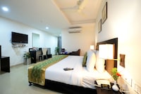OYO Hotel Swagath - De - Royal Near Shilparamam