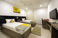 OYO Hotel Falcons Nest La Riviera Near Shilparamam