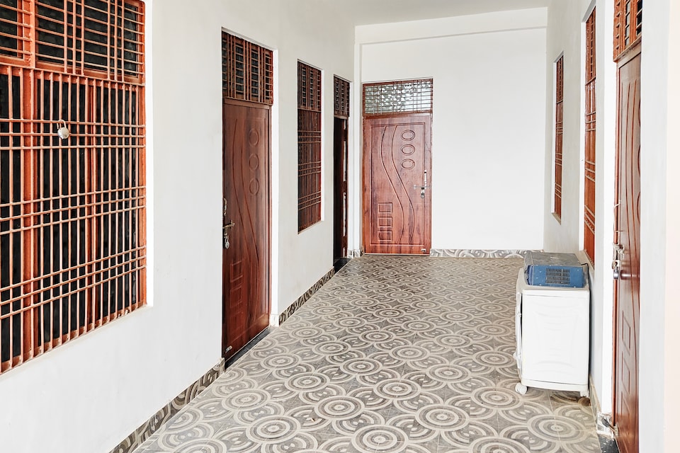 Hotel O R L PALACE, Rambagh Allahabad, Prayagraj